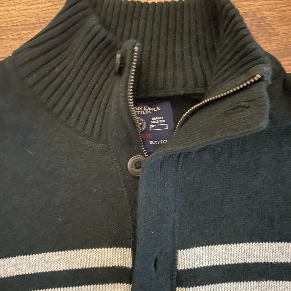 American Eagle Outfitters Men’s Quarter Zip with Black Sweater with Gray Stripes
